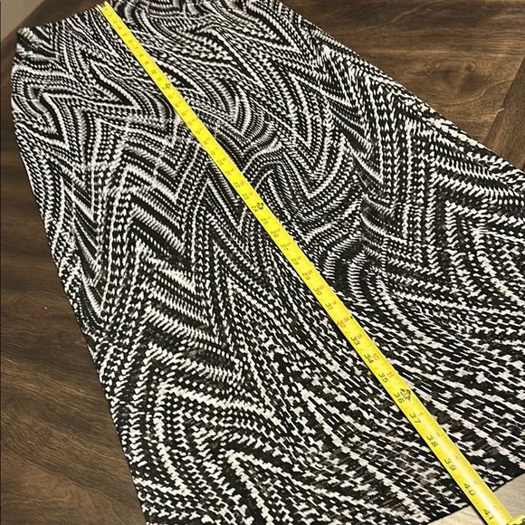 Bobeau Black & White Maxi Skirt - Picture 8 of 10